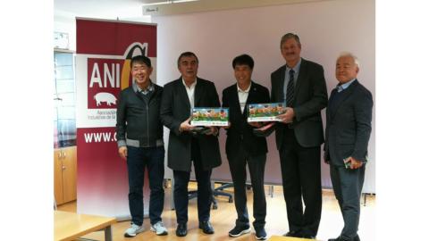 A mediados de noviembre una delegación de Corea del Sur visitó ANICE en misión comercial.