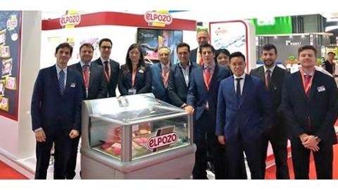 El presidente de ElPozo Alimentación, Tomás Fuertes, ha asistido a la feria de alimentación SIAL China, junto con Rafael Fuertes, Dirección General de ElPozo Alimentación.