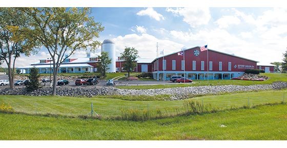 Sede de Industrias Bettcher – el gran granero rojo en Ohio – símbolo y la sede de Bettcher desde hace 75 años.