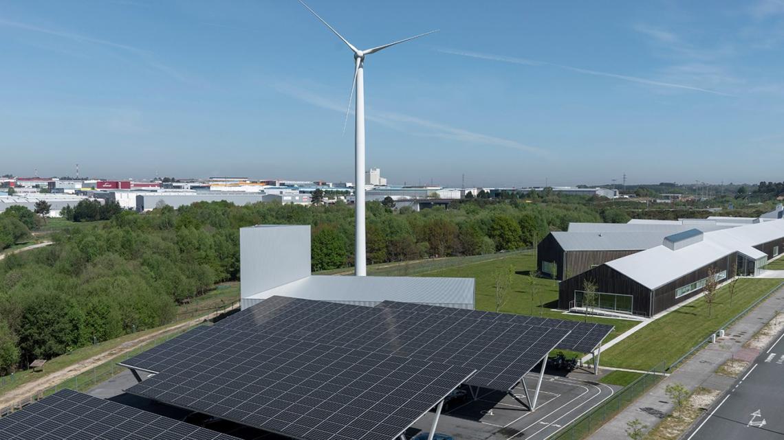 Instalación fotovoltaica en el Centro de Innovación de Norvento Enerxía en Lugo.