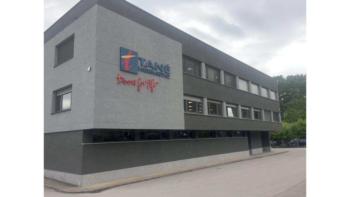 Las actuales instalaciones de Tané están ubicadas en Llocalou, en un solar de 26.000 m2 en La Vall de Bianya (La Garrotxa).