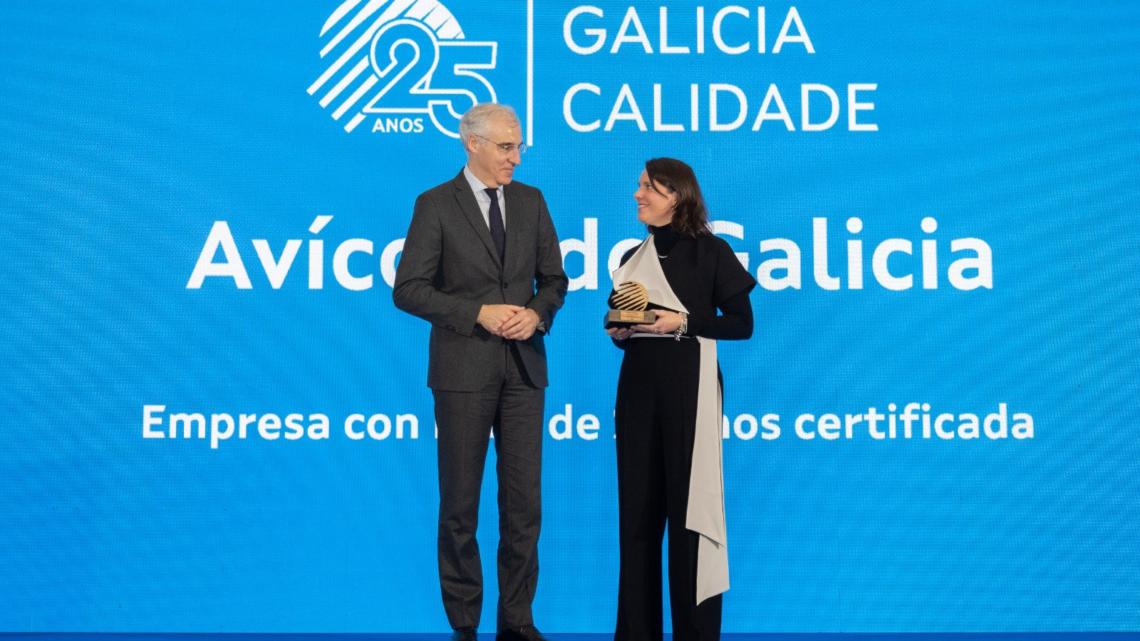 Francisco Conde, vicepresidente primero de la Xunta de Andalucía, y Matilde Rodríguez, directora de Comunicación y Marketing en Avigal.