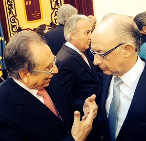 Tomás Fuertes, El Pozo, (izquierda) y Cristóbal Montoro, ministro de Hacienda. 