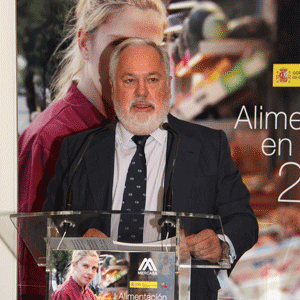 Miguel Arias Cañete fue uno de los encargados de presentar el anuario