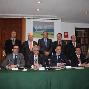 Los representantes de la nueve asociaciones que agrupan a la cadena alimentaria